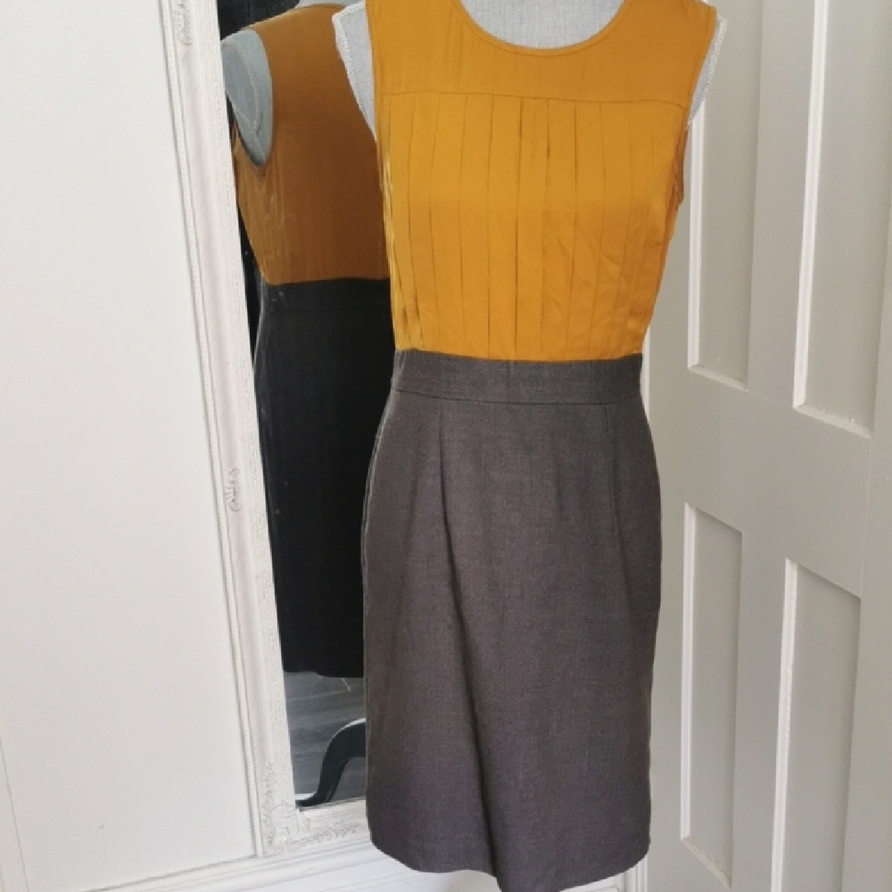 Banana Republic sleeveless midi  mustard yellow and graycolorblock dress. Size 6